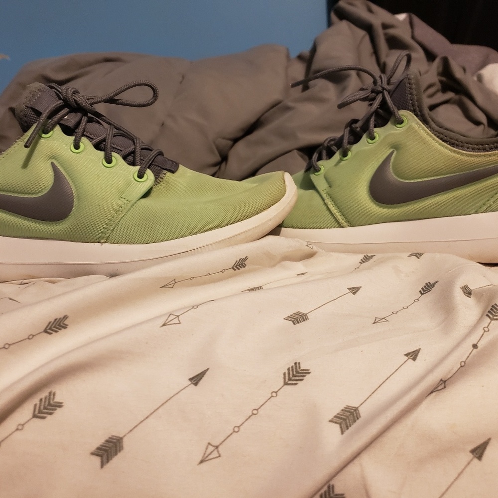 Women Nike shoes